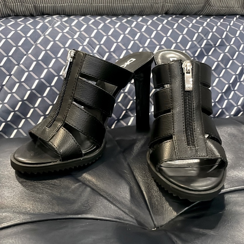 dkny heels black with zipper